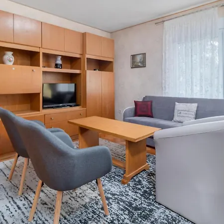 Beautiful Apartment In Crikvenica With Wifi