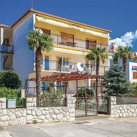 Beautiful Apartment In Crikvenica With Wifi *